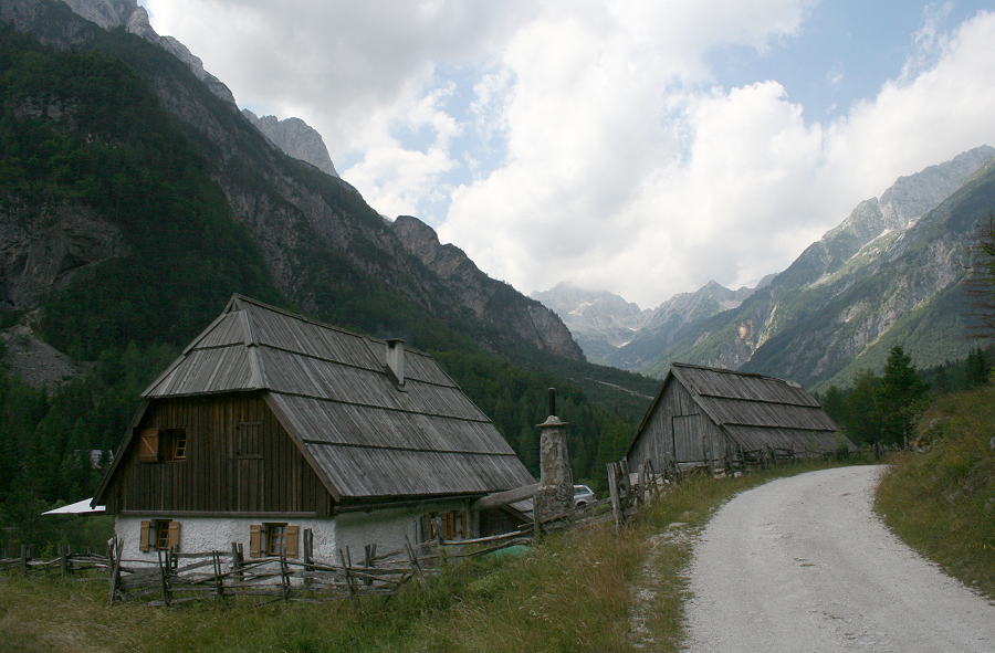 6590_Vallei bij Trenta, Triglav N.P..JPG